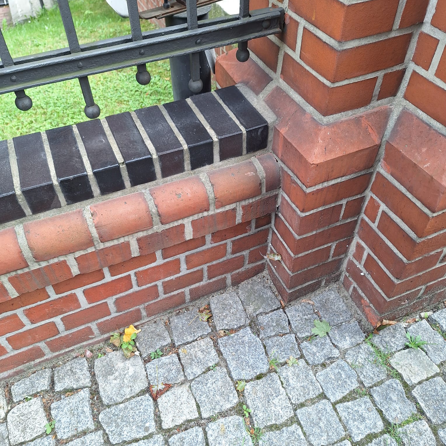 Czyszczenie laserowe cegły
