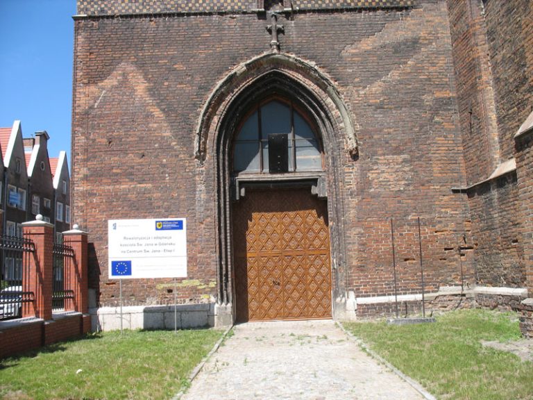 Wykonanie wrót rzeźbionych i drzwi, XIV-wieczny kościół św. Jana w Gdańsku